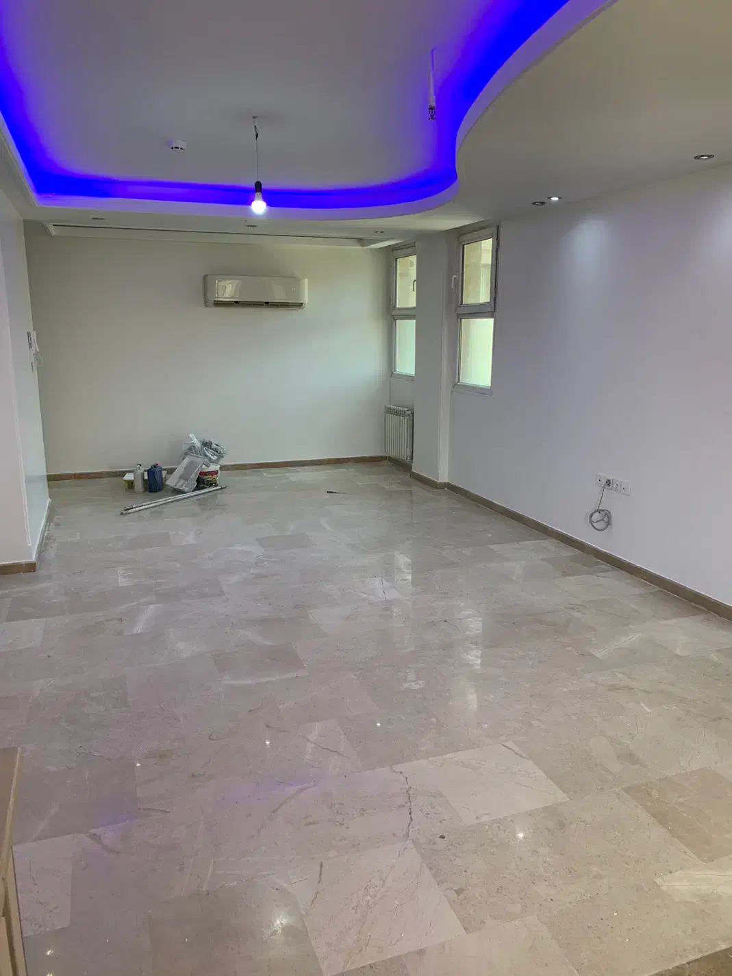 ۷۷ متر دو خواب ( شیان لویزان ) ( موقعیت عالی )