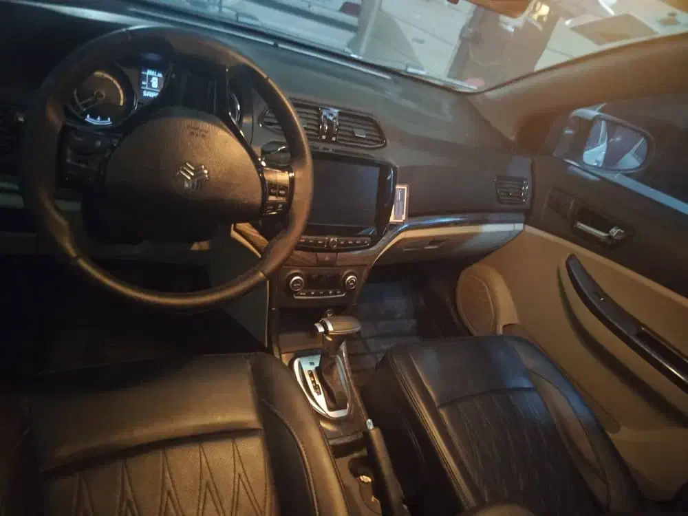 فروش ماشین شاهین دنده اتومات|خودرو سواری و وانت|تهران, بیسیم|دیوار