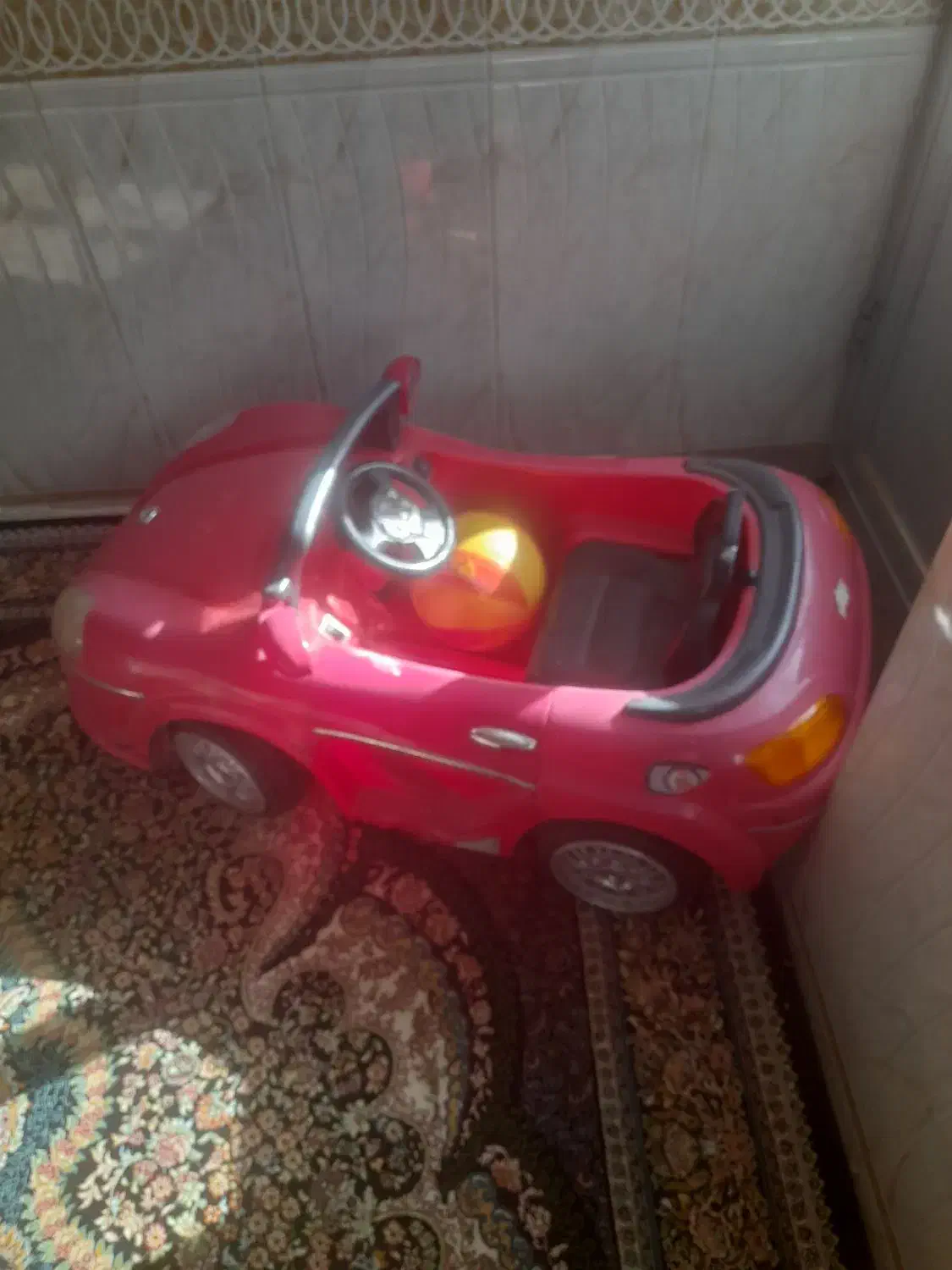 ماشین شارژی  ،در جغتای|اسباب‌بازی بچه|جغتای, |دیوار