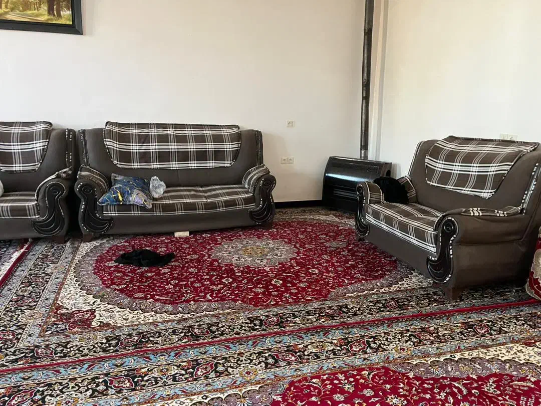 یک دست مبل نه نفره تمیز وسالم|مبلمان خانگی و میز عسلی|صالح آباد (ایلام), |دیوار