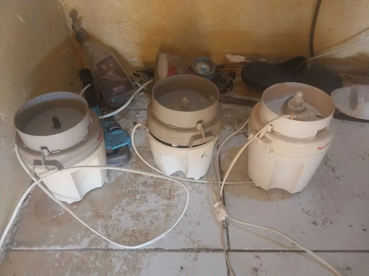 گوش چرخ کن واسیاب|خردکن، آسیاب، غذاساز|کیار, |دیوار