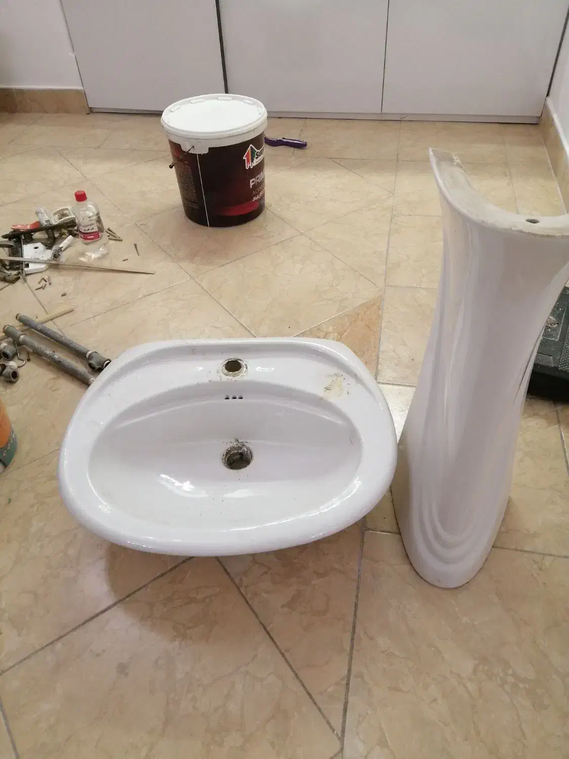 روشویی پایه دار|لوازم سرویس بهداشتی|سنندج, |دیوار