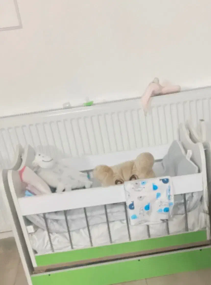 تخت کودک گهواره ای|تخت و صندلی بچه|تایباد, |دیوار