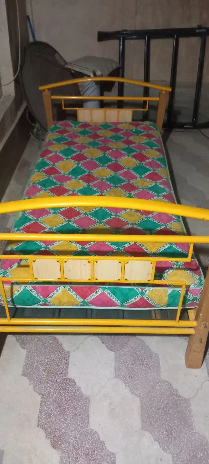 تختخواب یک نفر|تخت و سرویس خواب|شیراز, شهرک رضوان|دیوار