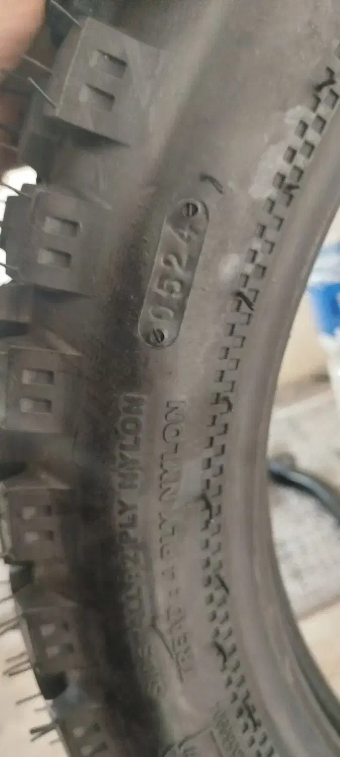 لاستیک نو تریل  چرخ عقب|قطعات یدکی و لوازم جانبی|رشت, هلال احمر|دیوار