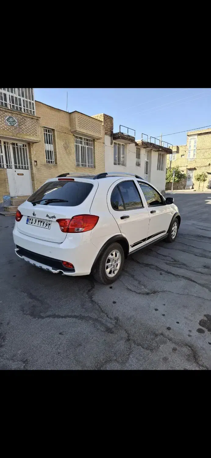 کوییک r خانگی 1402|خودرو سواری و وانت|شیراز, شیشهگری|دیوار