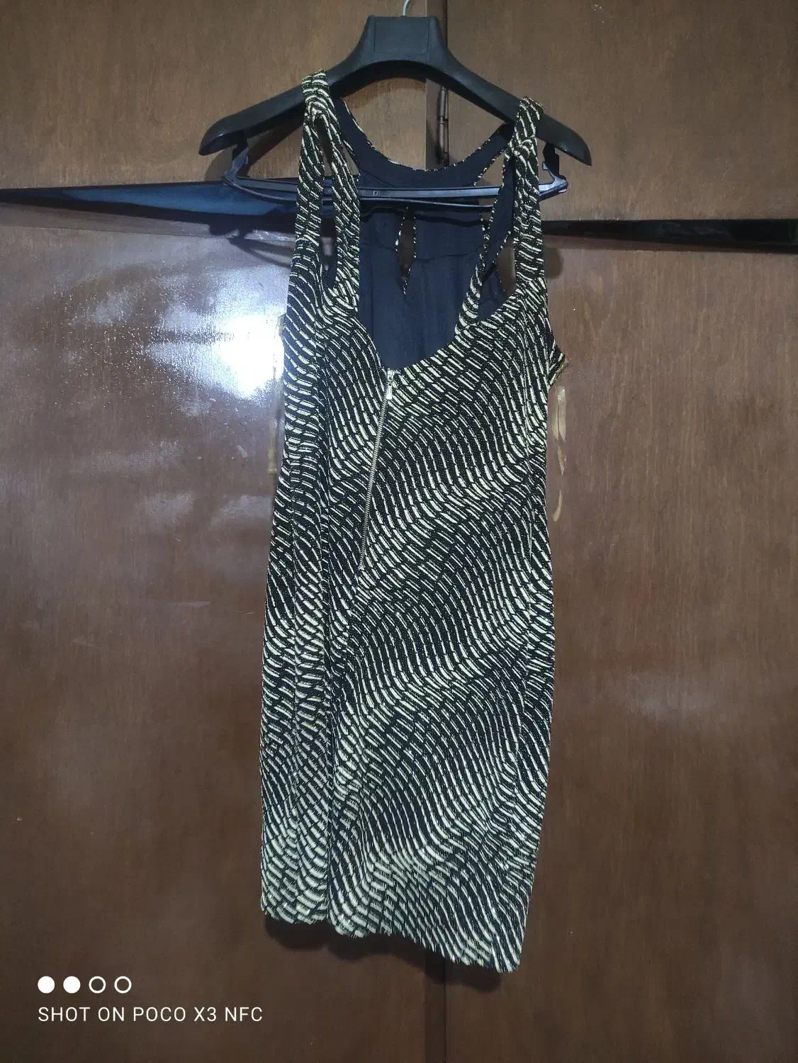 لباس مجلسی|لباس|شیروان (خراسان), |دیوار