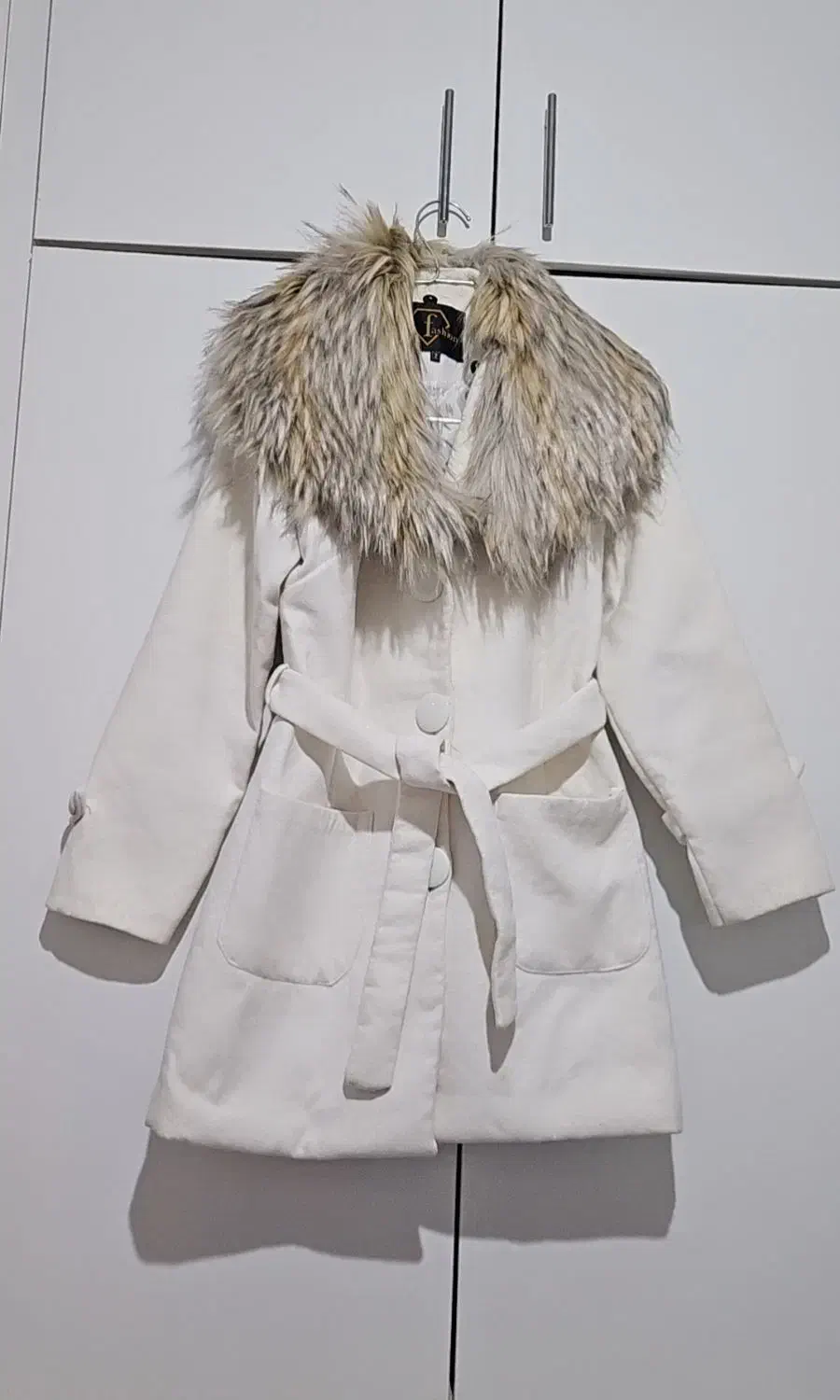 پالتو سفید خز دار پافر کلاهدار پافر مشکی|لباس|مشهد, شهرک رازی (شهرک غرب)|دیوار