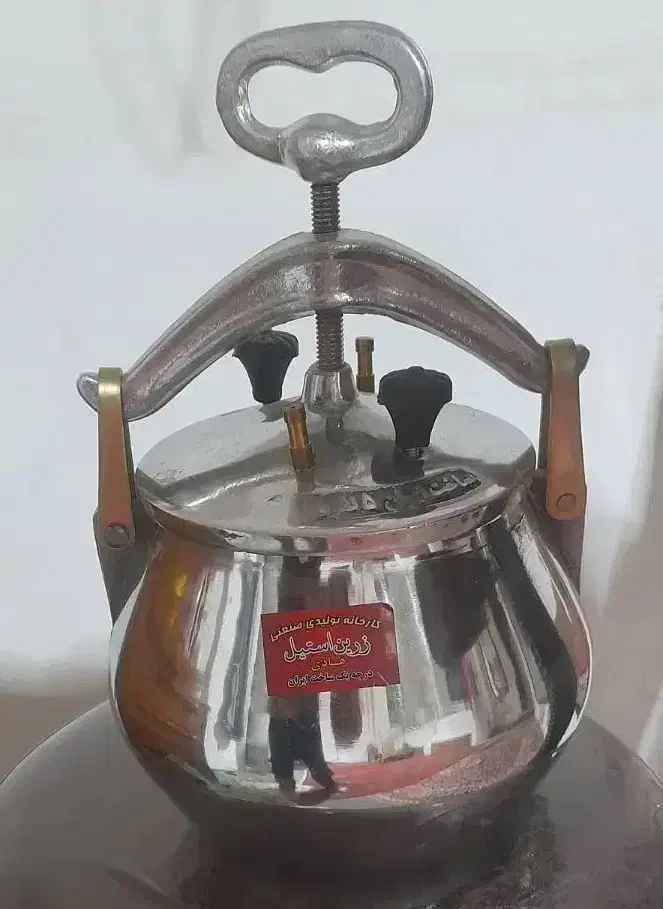 زودپز خمره ای|ظروف پخت‌وپز|خوی, |دیوار