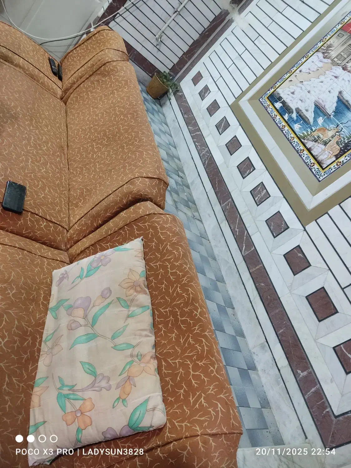 مبل مبل هفت نفره ،گل میز و میز تحریر،۲میلیون مقطوع|مبلمان خانگی و میز عسلی|کازرون, |دیوار