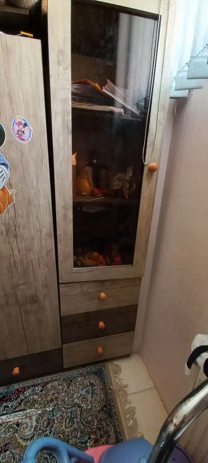 سرویس خواب|تخت و سرویس خواب|شیراز, درکی|دیوار