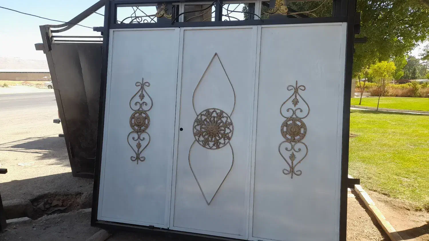 درب ۲۵۰ حیاط.درب ۱متری ۱۲۰سانت. پنجره. چوبی .گاراژ|مصالح و تجهیزات ساختمان|کوهدشت, |دیوار