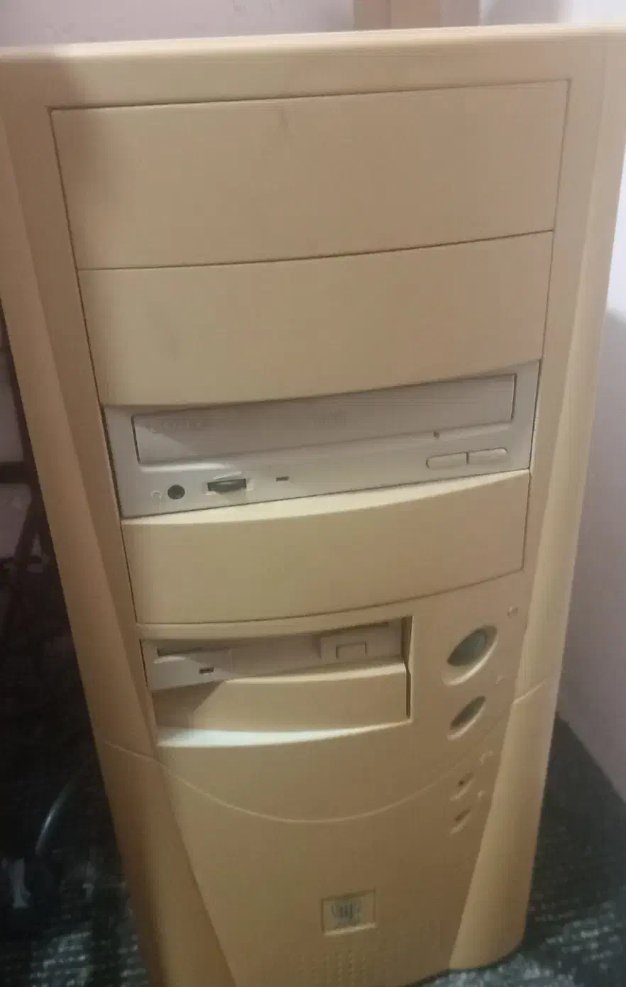 کامپیوتر|رایانه رومیزی|گرگان, |دیوار