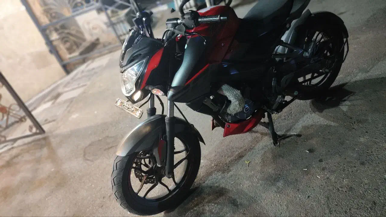 ns200|موتورسیکلت|تهران, لاله زار|دیوار