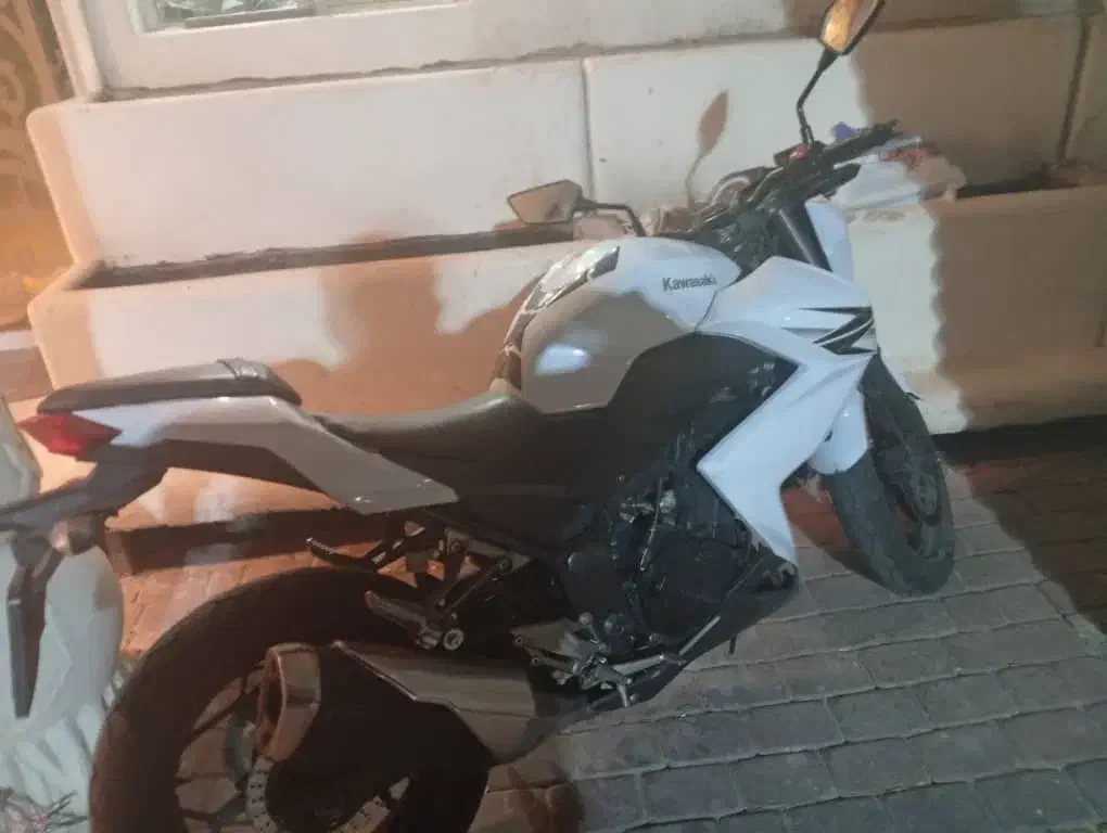 موتور کاوازوکی zxr250cc|موتورسیکلت|تهران, میدان ولیعصر|دیوار