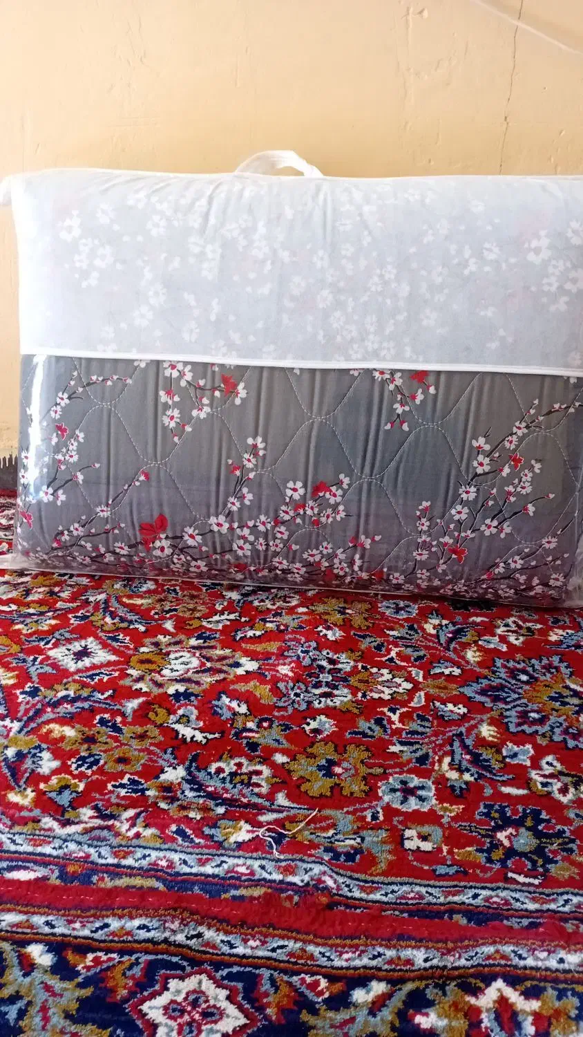 تشک تختخواب ومسافرتی|تخت و سرویس خواب|برازجان, |دیوار