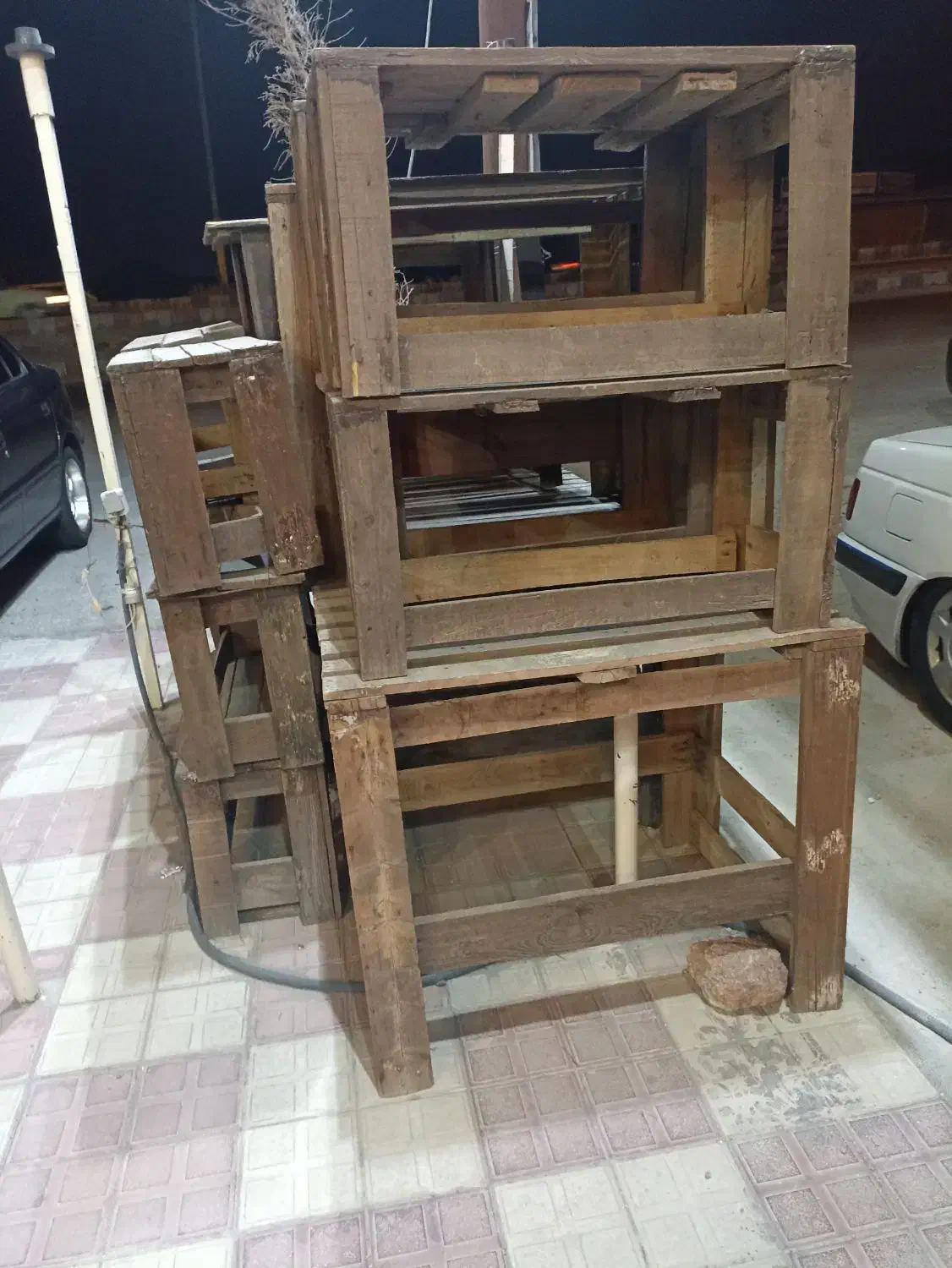 نیمکت و میز چوبی . جنگلی|میز و صندلی غذاخوری|سهند, |دیوار