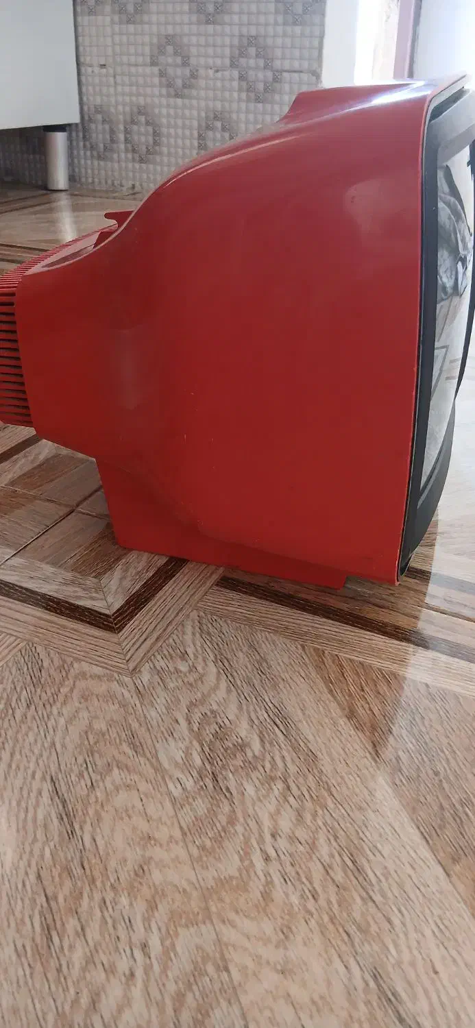 تلویزیون قدیمی نوستالژیک|تلویزیون و پروژکتور|پاکدشت, حصار امیر|دیوار