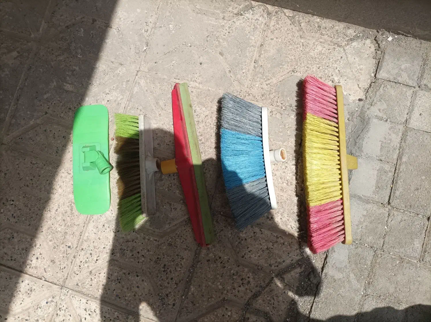 مقداری لوازم حراجی|حراج|گلبهار, شهر جدید گلبهار|دیوار