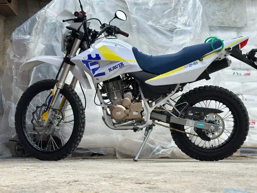 تریل t2|موتورسیکلت|شیراز, گل سرخ|دیوار