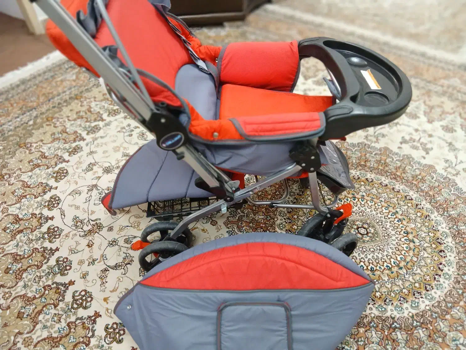 کالسکه و گهواره ی نوزادی هر دو سه میلیون تومان|کالسکه و لوازم جانبی|کرمانشاه, |دیوار