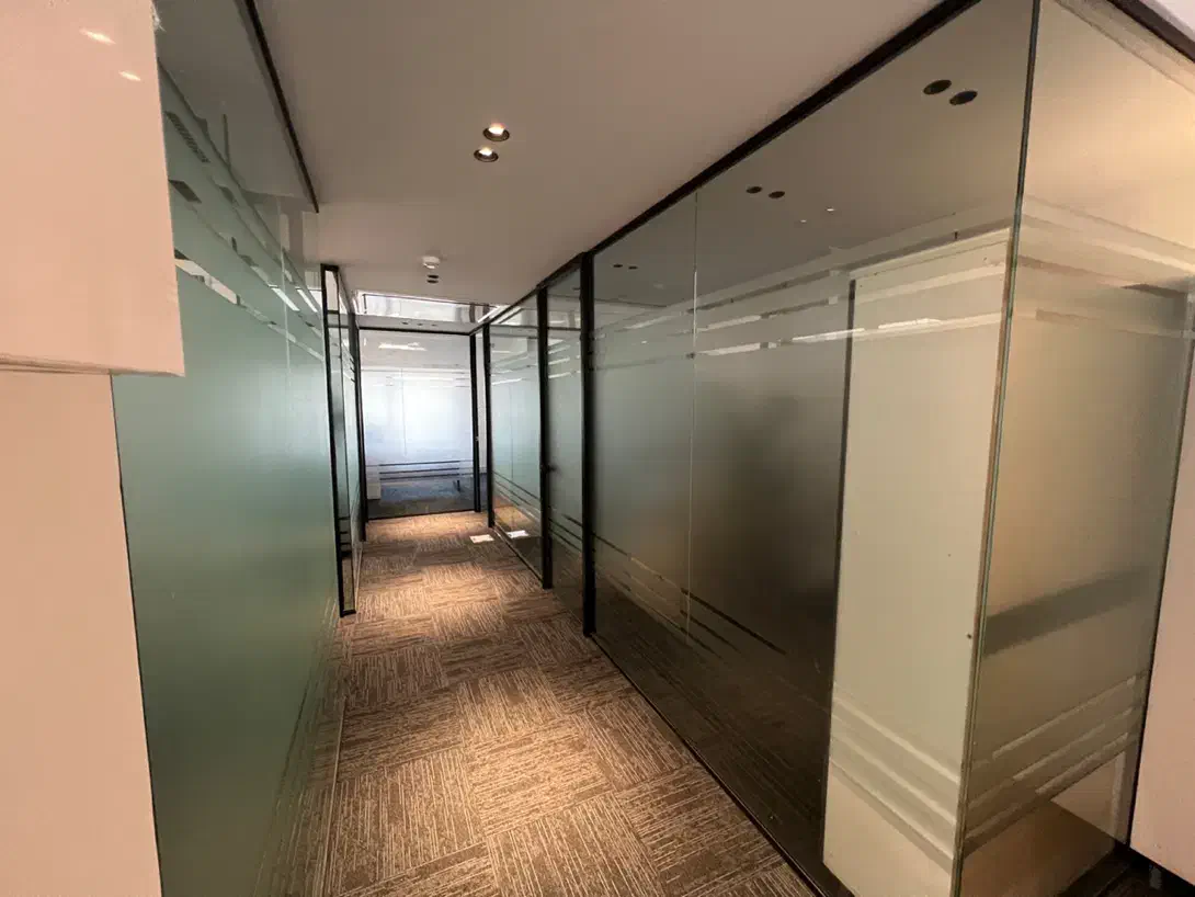 کارگر ساده جهت کمک نصاب شیشه سکوریت نیازمندیم|استخدام صنعتی، فنی، مهندسی|تهران, تهرانپارس شرقی|دیوار