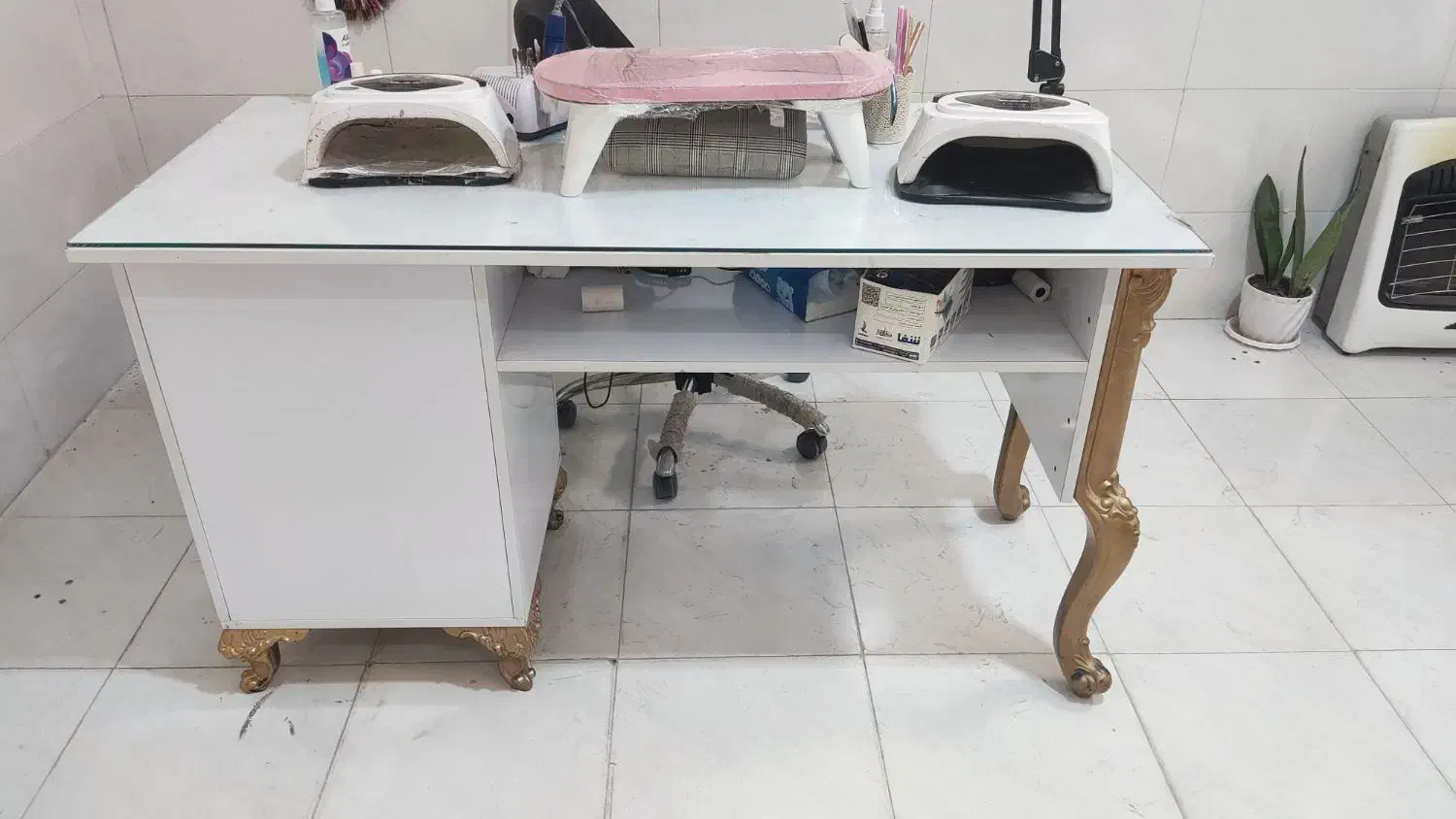 میز ناخن|آرایشگاه و سالنهای زیبایی|شیراز, میانرود|دیوار