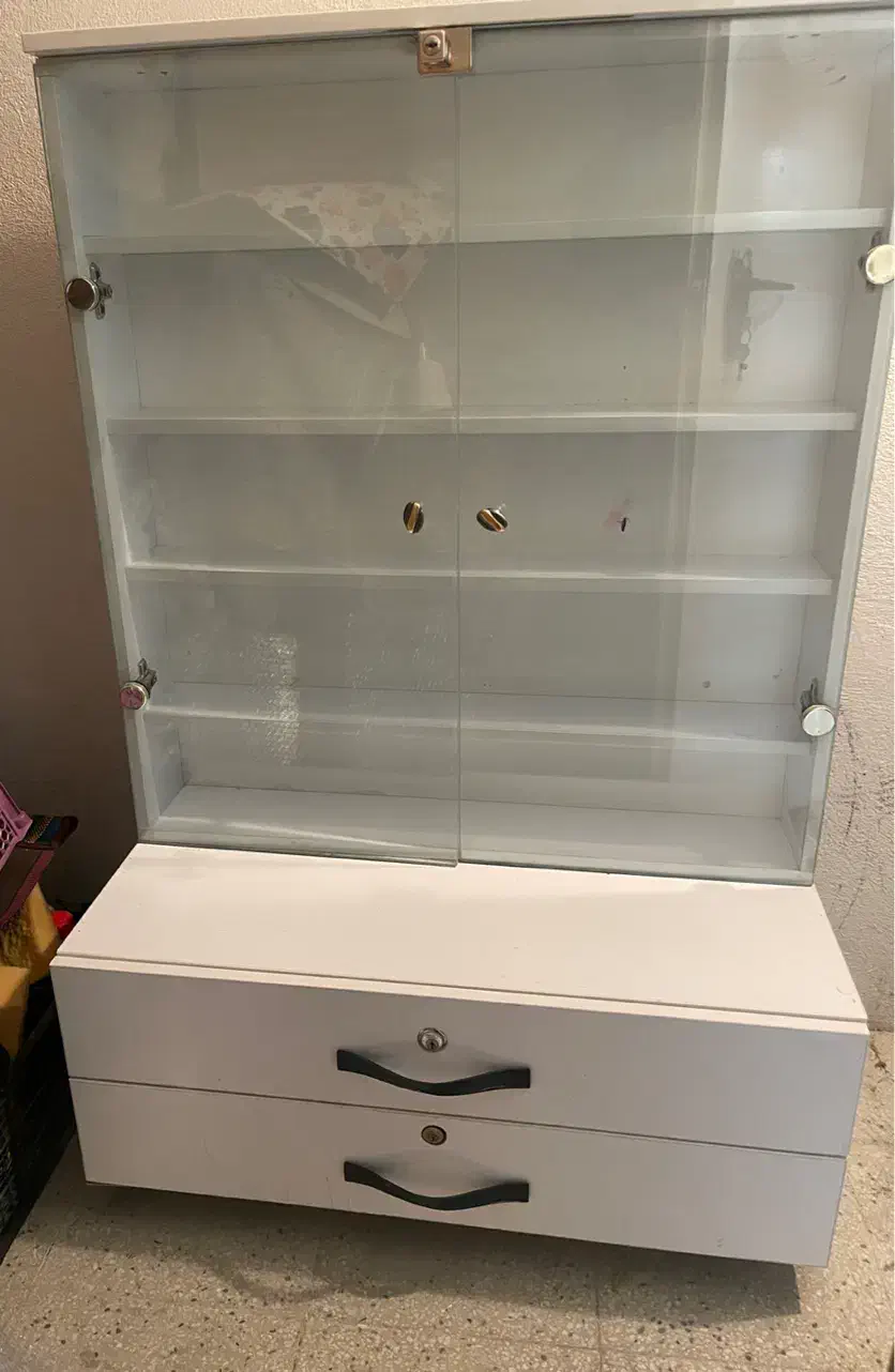 استند لاک.صندلی.دستگاه یووی|آرایشگاه و سالن‌های زیبایی|کرمانشاه, |دیوار