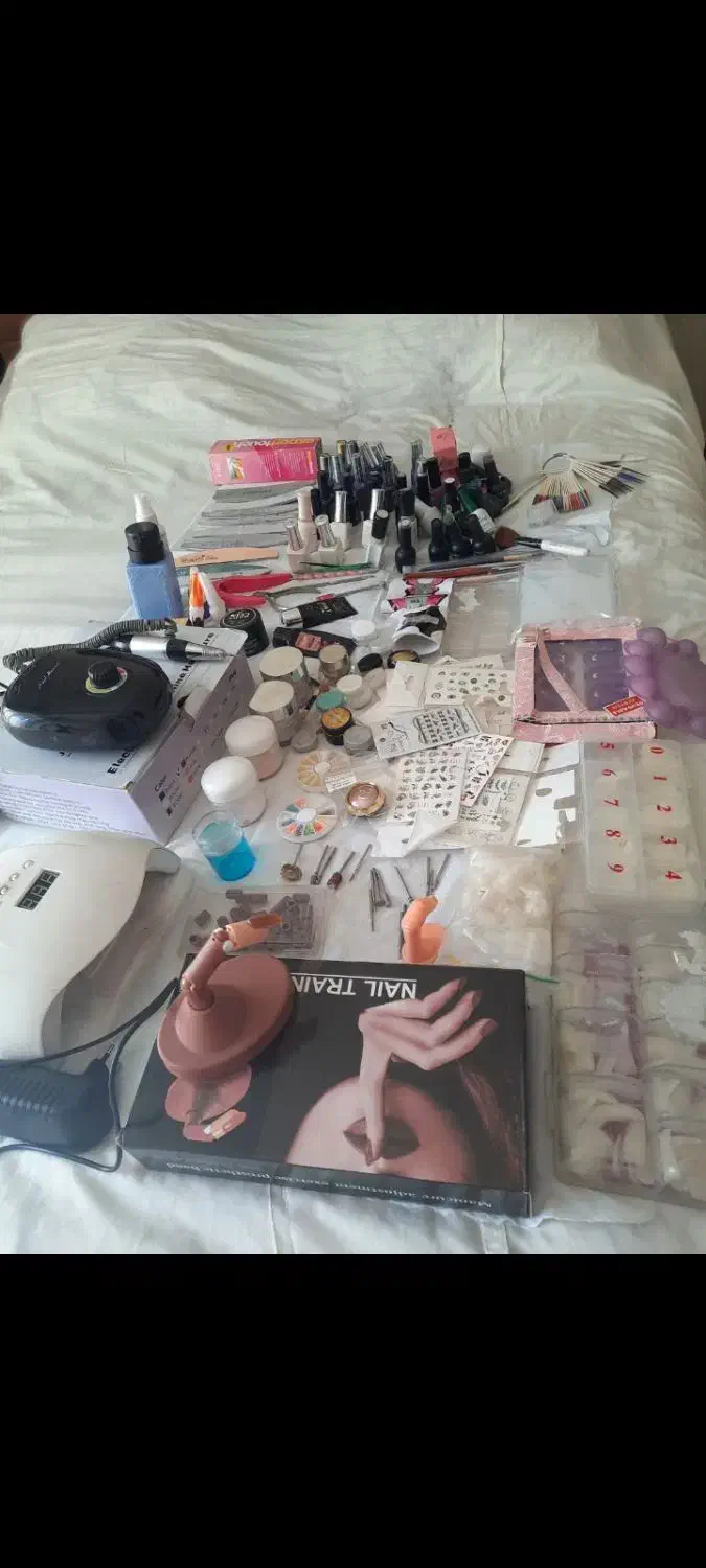 لوازم کاشت ناخن|آرایشگاه و سالن‌های زیبایی|فردیس, شهرک شهید حسینی|دیوار