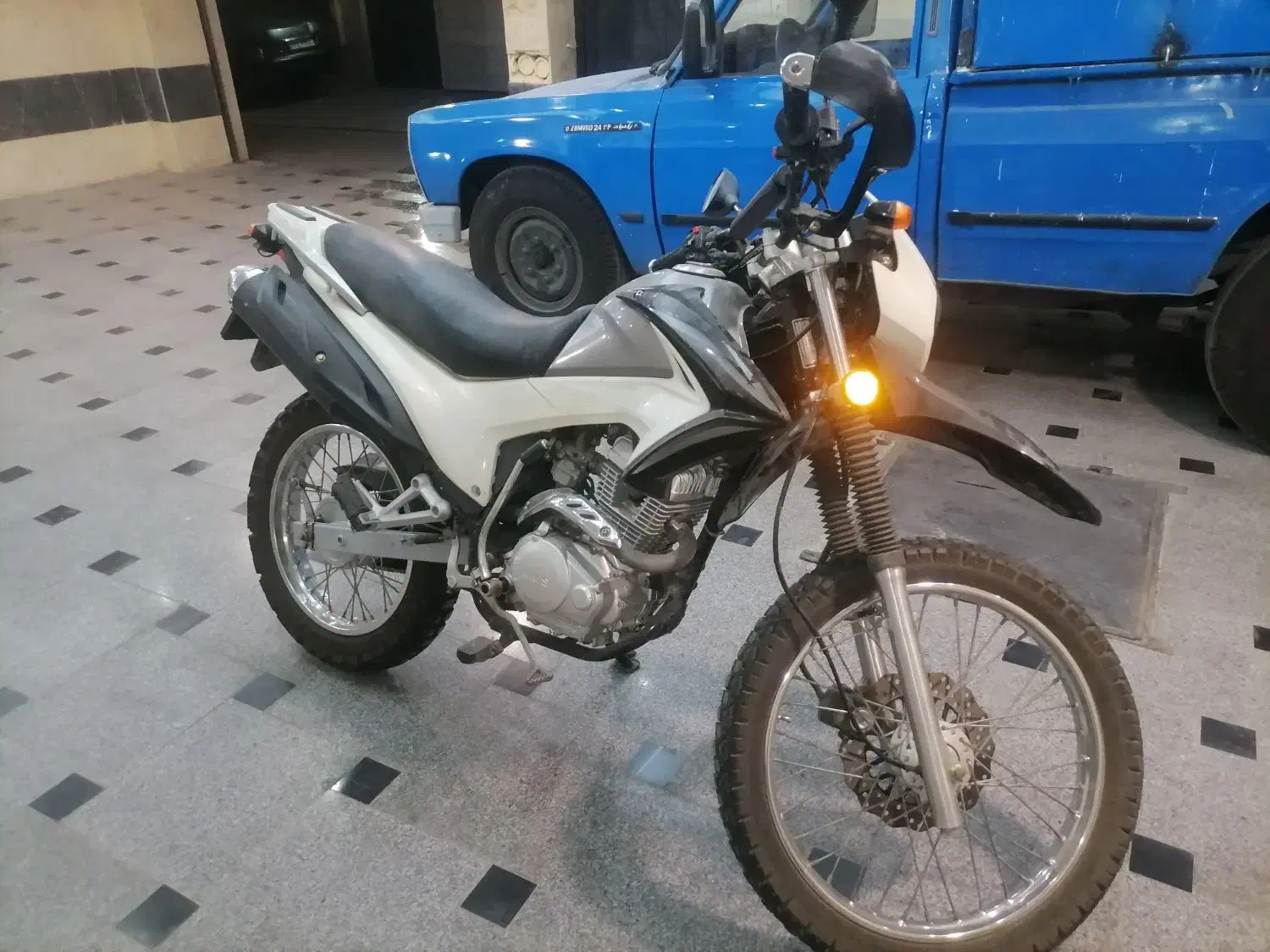 تریل پرواز 200 در حد کاربرات|موتورسیکلت|تهران, شکیبا|دیوار