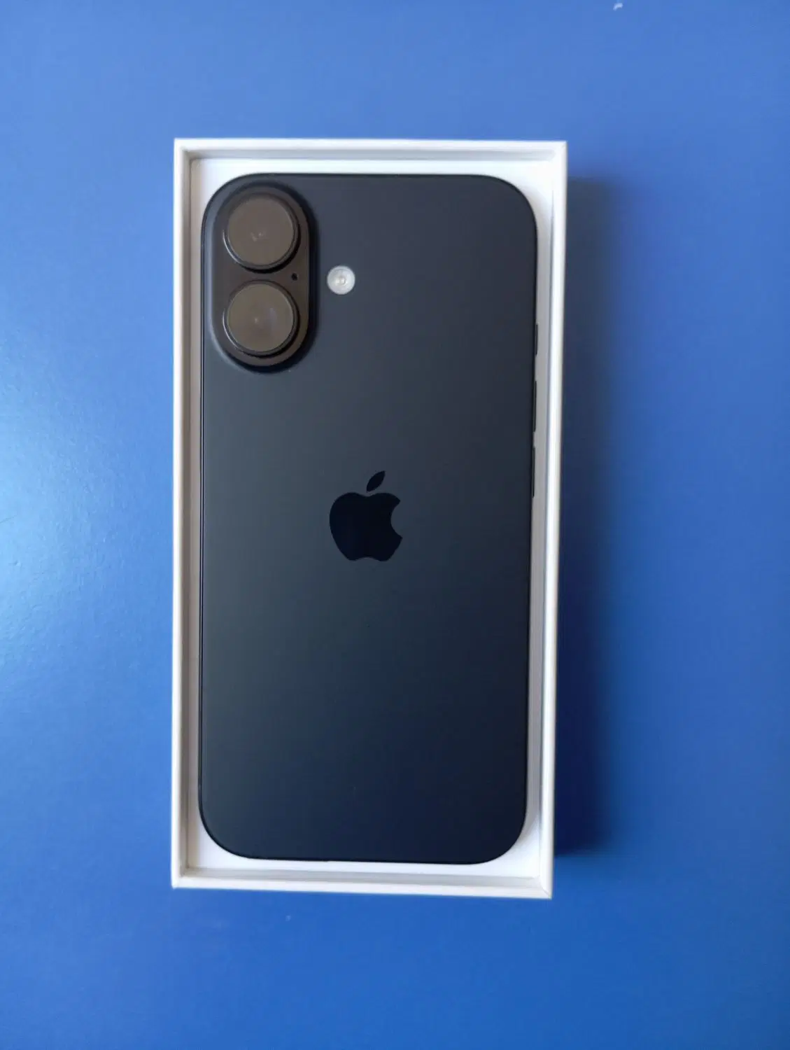 iPhone 16|موبایل|بم, |دیوار