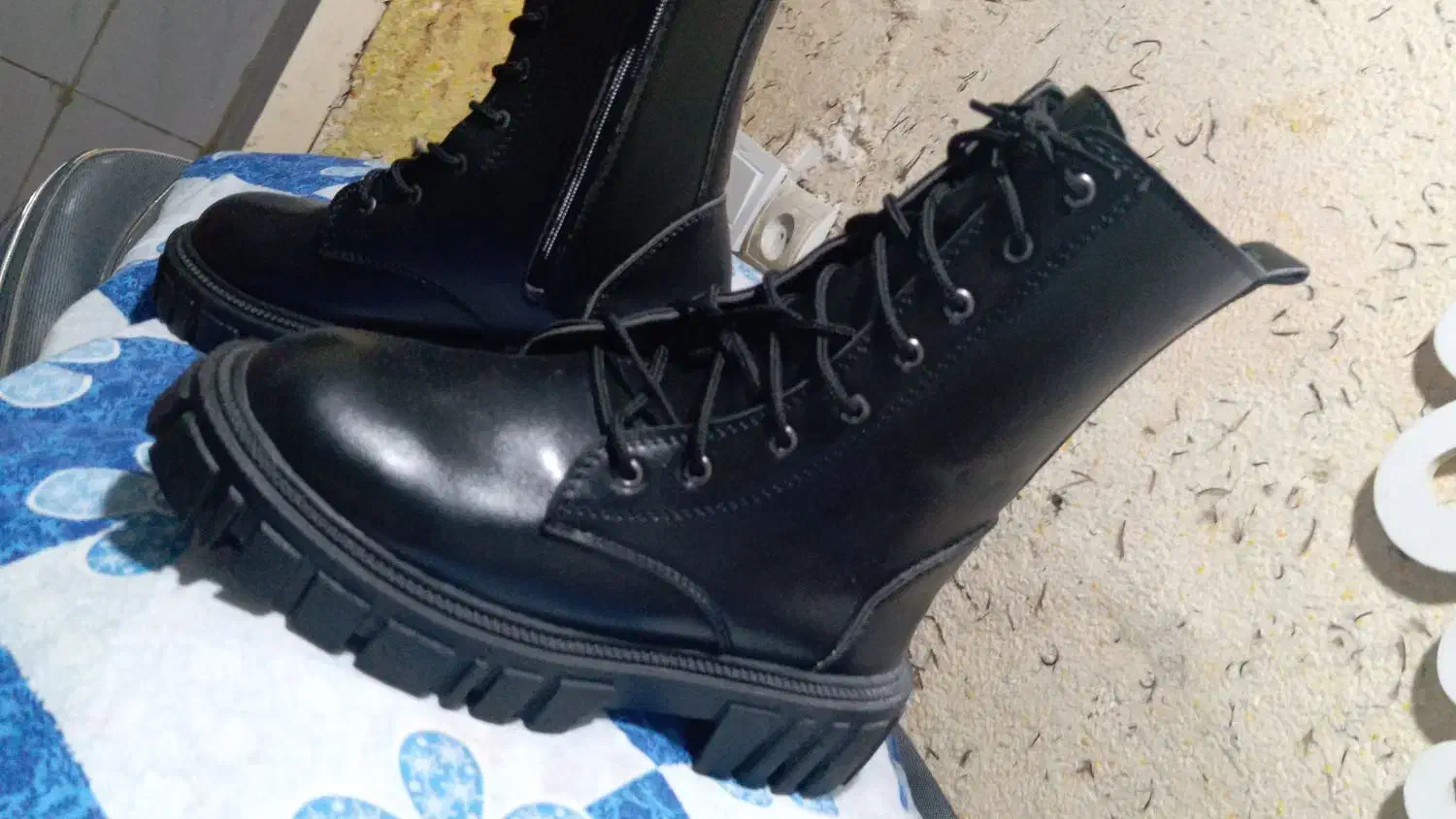 بوت چرم|کیف، کفش، کمربند|مسجد سلیمان, |دیوار