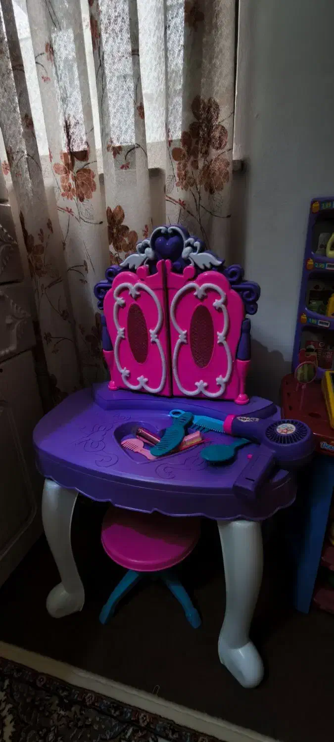 میز آرایش کودک|اسباب و اثاث بچه|نوشهر, |دیوار