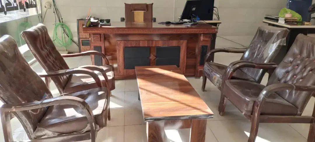 فروش تعدادی میز و صندلی|مبلمان اداری|کرمانشاه, |دیوار