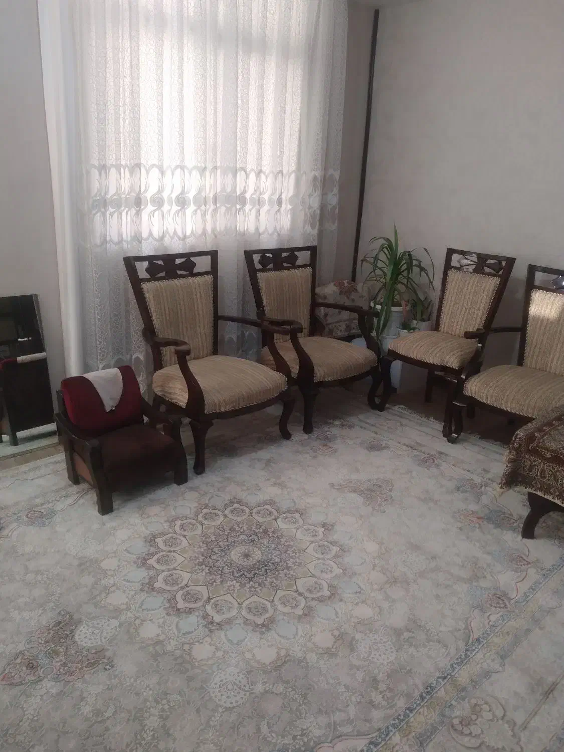 مبلمان بسیارشیک وتمیز|مبلمان خانگی و میز عسلی|فولادشهر, C5|دیوار