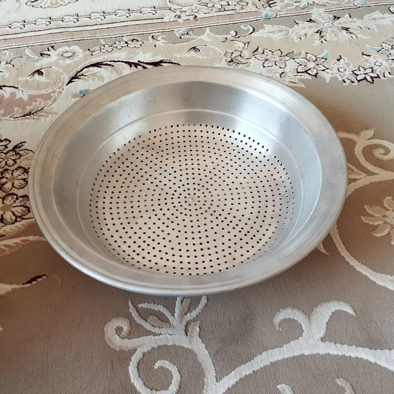 کتری و ظروف مسی|ظروف پخت‌وپز|مهاباد (آذربایجان غربی), |دیوار
