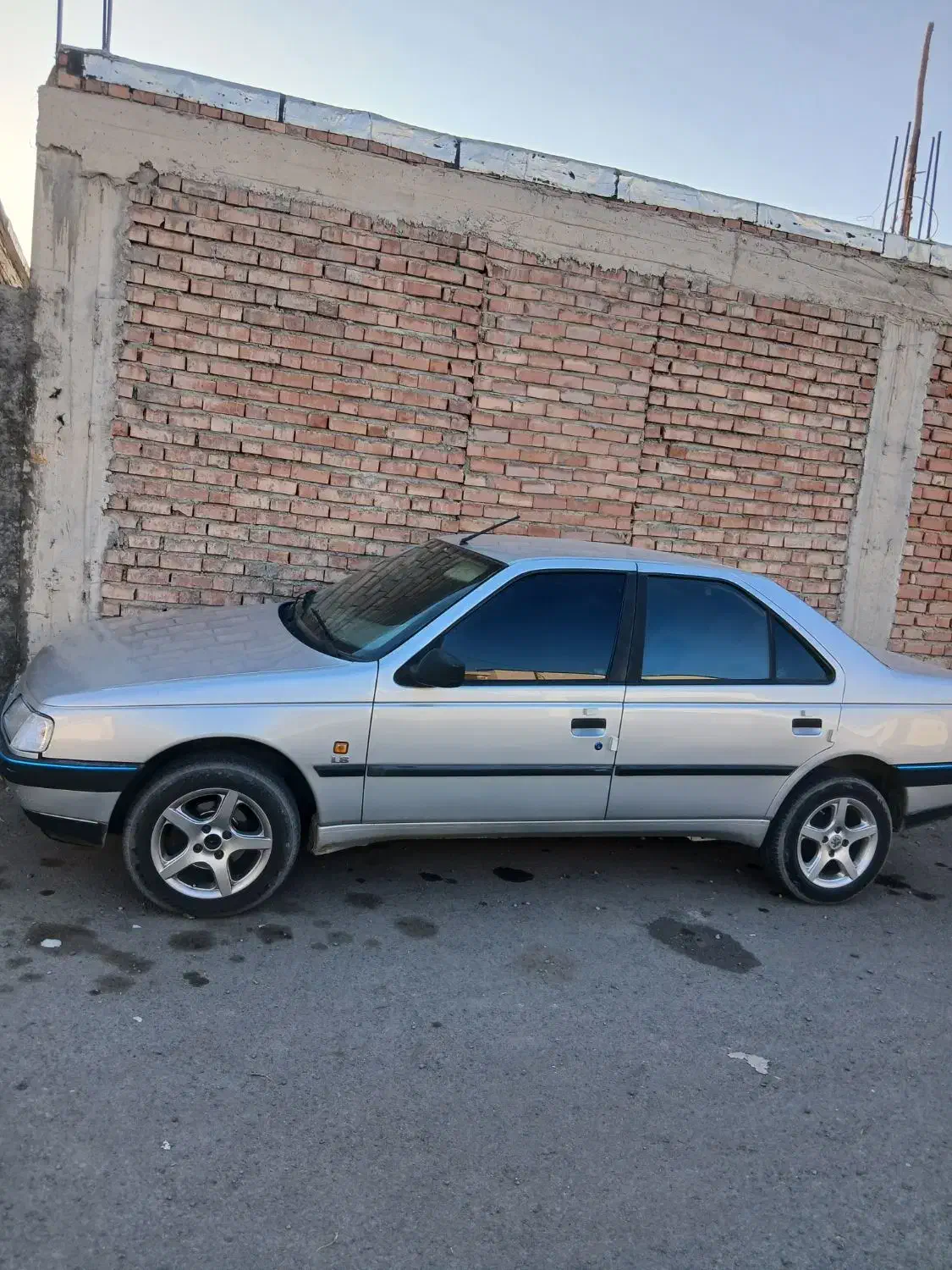 پژو۴۰۵ مدل۹۷|خودرو سواری و وانت|جیرفت, |دیوار