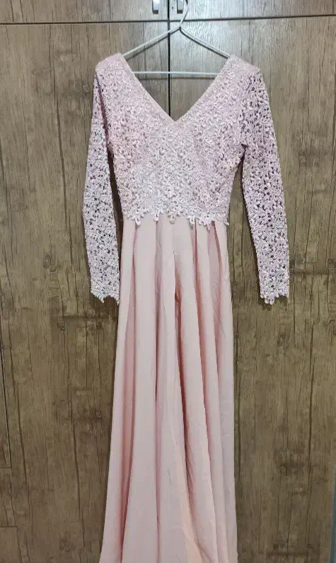 پیراهن مجلسی|لباس|ساری, |دیوار