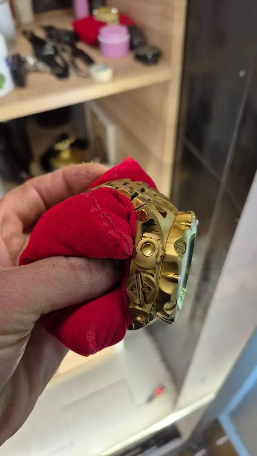 ساعت اینویکتا|ساعت|لاهیجان, طالقانی|دیوار