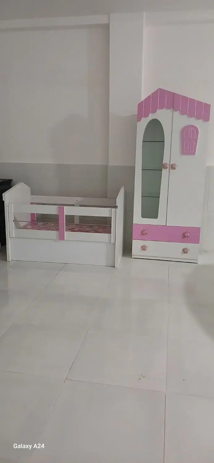 تخت و کمد سیسمونی|تخت و صندلی بچه|میاندوآب, |دیوار
