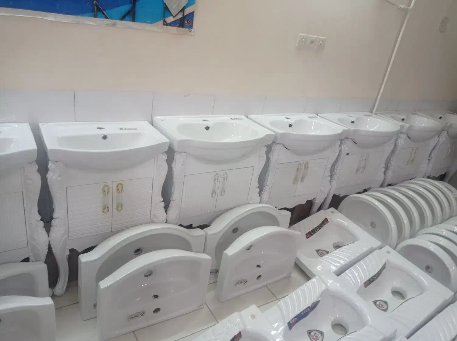 توالت فرنگی و ایرانی انواع روشویی|لوازم سرویس بهداشتی|محلات, |دیوار