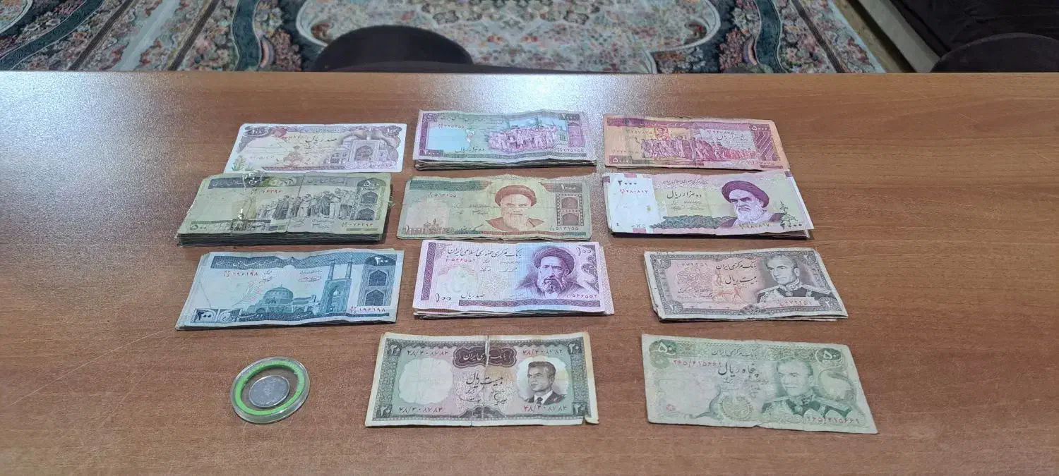 فروش سکه احمد شاه قاجار و تعدادی اسکناس|کلکسیون سکه، تمبر، اسکناس|رشت, رشتیان|دیوار