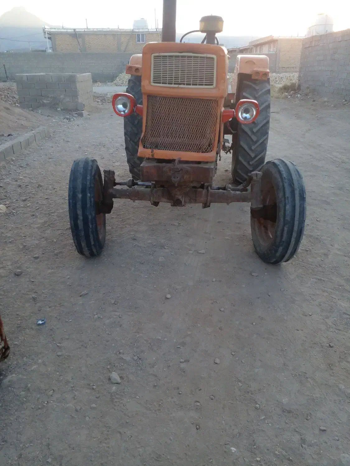 تراکتور رومانی|خودرو سنگین|سیرجان, |دیوار