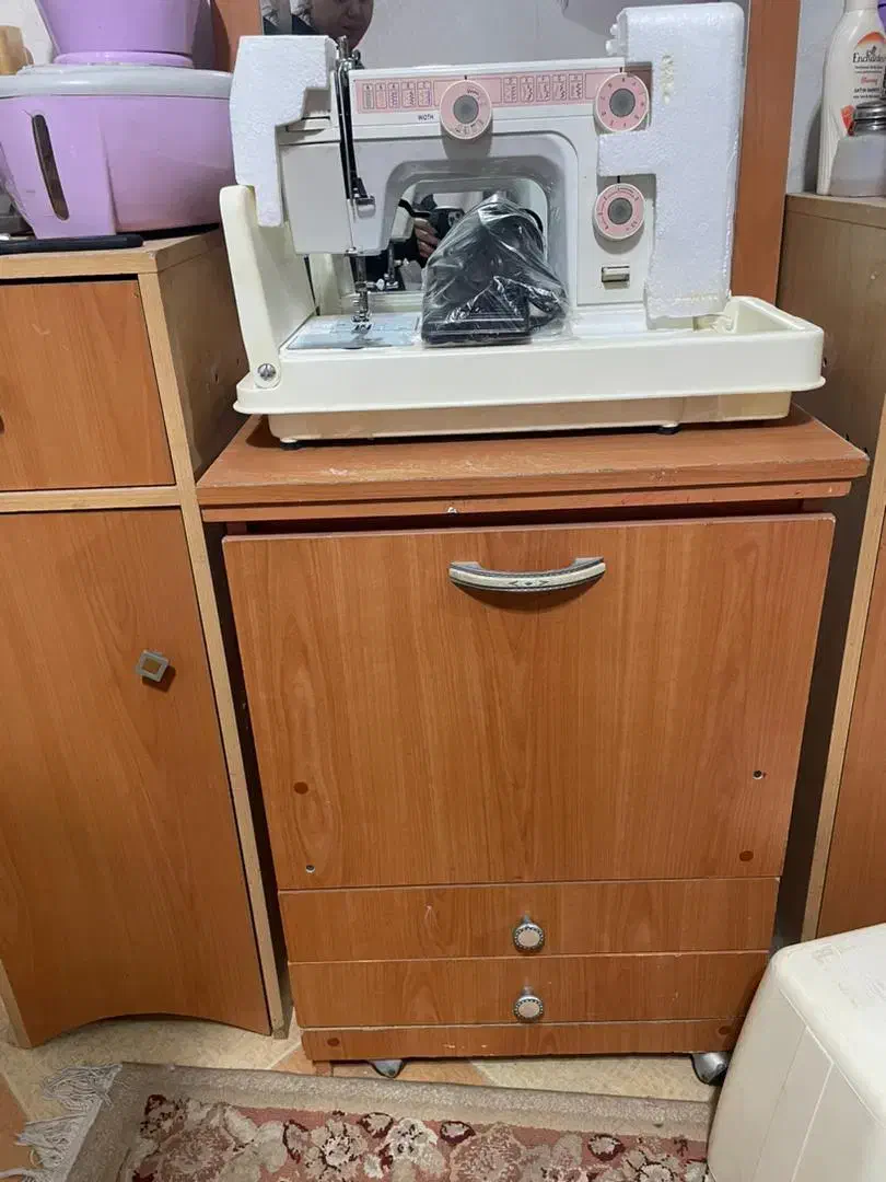 چرخ خیاطی همراه با میز|چرخ خیاطی و ریسندگی|شاهینشهر, فردوسی|دیوار