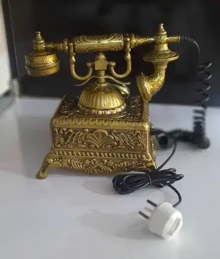 تلفن برنجی اصل|تلفن رومیزی|بروجرد, |دیوار