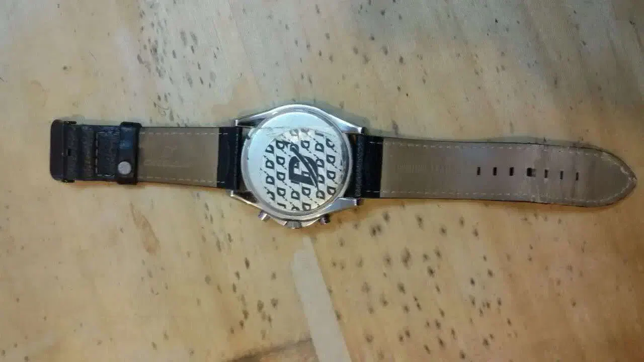 ساعت مچی|ساعت|لنجان, |دیوار