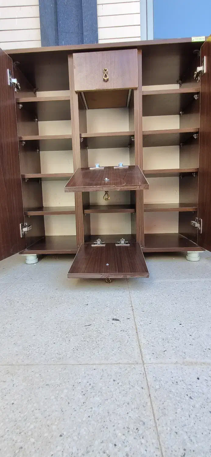 جاکفشی|جاکفشی، کمد، دراور|طبس, |دیوار