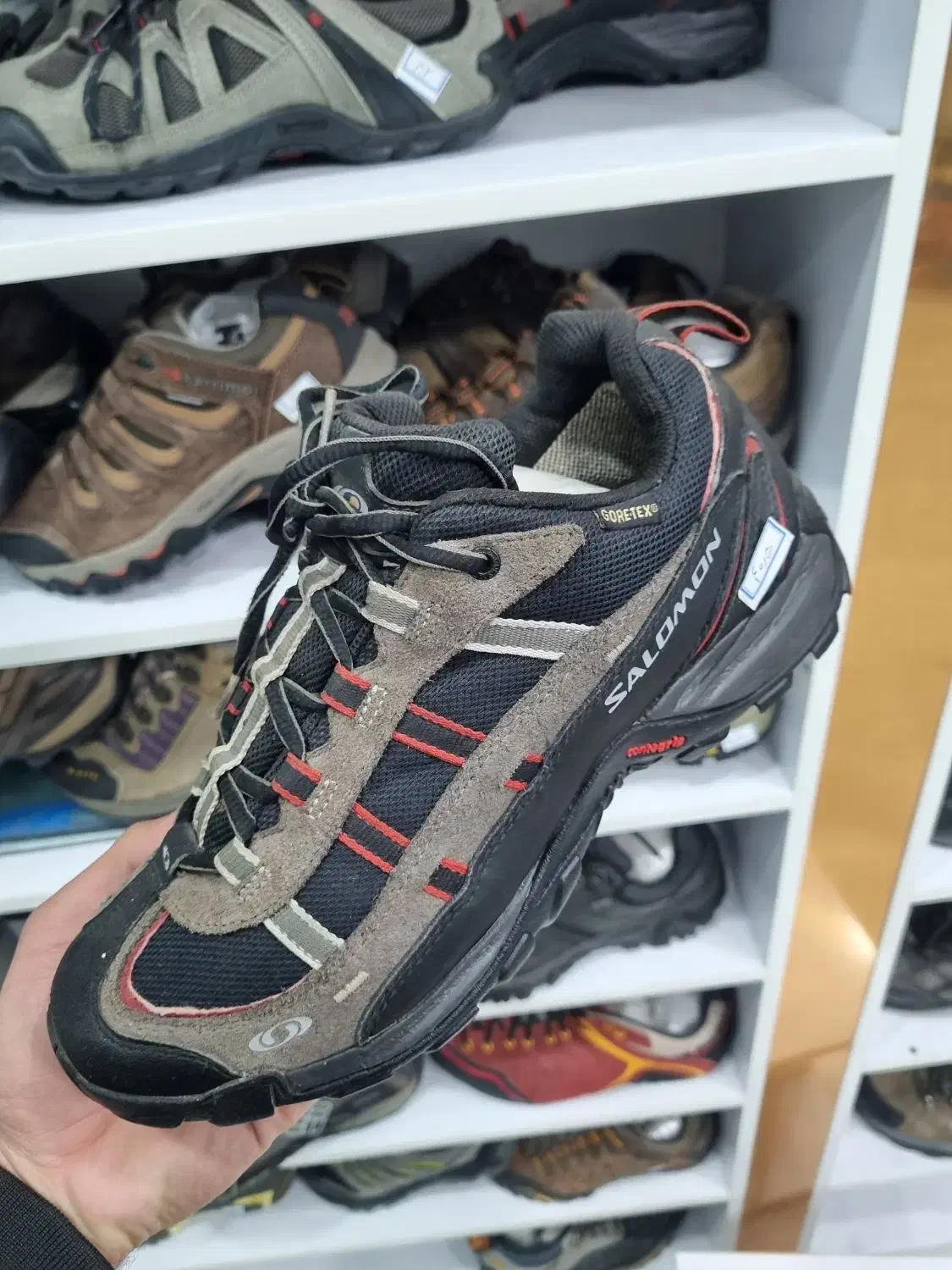 سالامون سایز ۴۰.۵ اورجینال|کیف، کفش، کمربند|قزوین, |دیوار