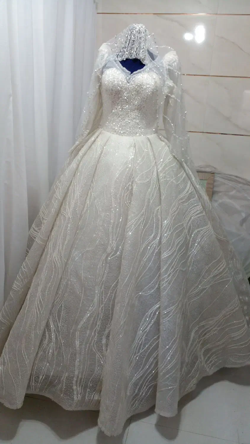 لباس عروس|لباس|فیرورق, |دیوار