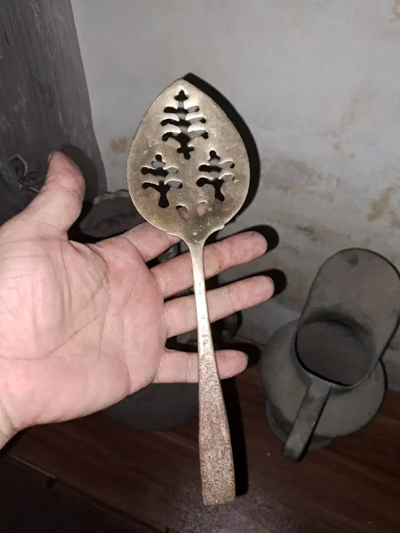 ظرف قدیمی مسی و برنجی|کلکسیون اشیاء عتیقه|لاهیجان, کوه بیجار|دیوار